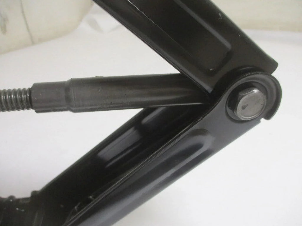 Pre-Owned 2019 Chevrolet Trax Wheel Tire Jack Assembly w/Tool OEM LKQ (Good)